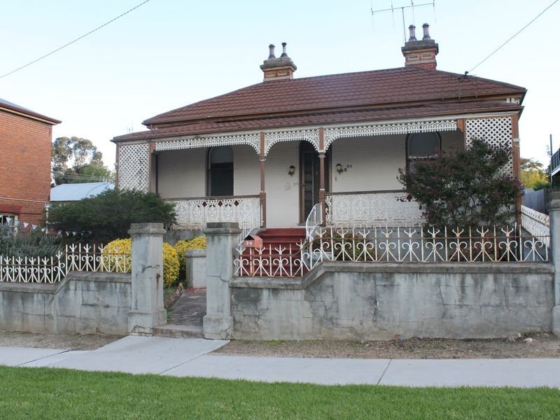 84 Russell Street, Bathurst NSW 2795