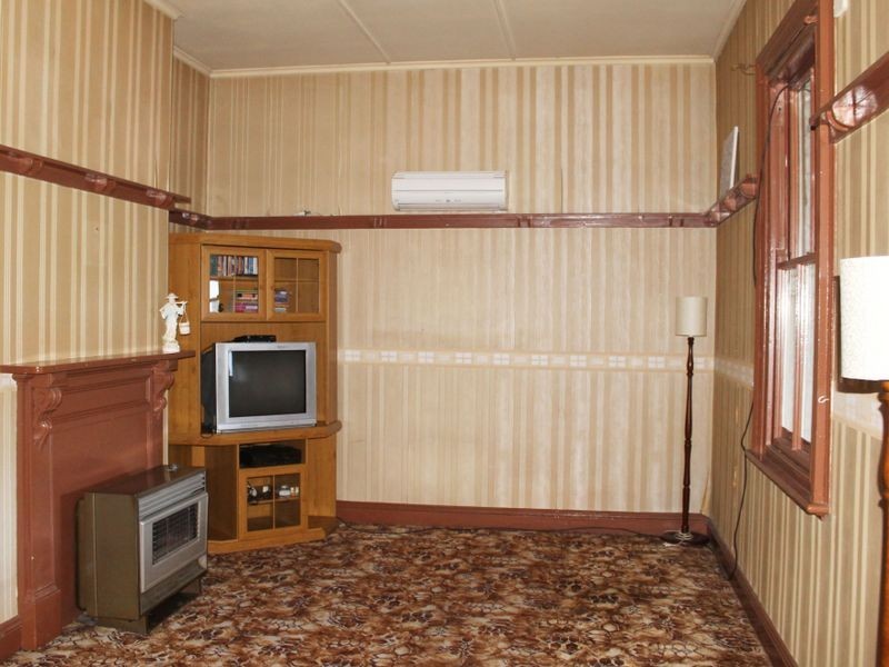 84 Russell Street, Bathurst NSW 2795