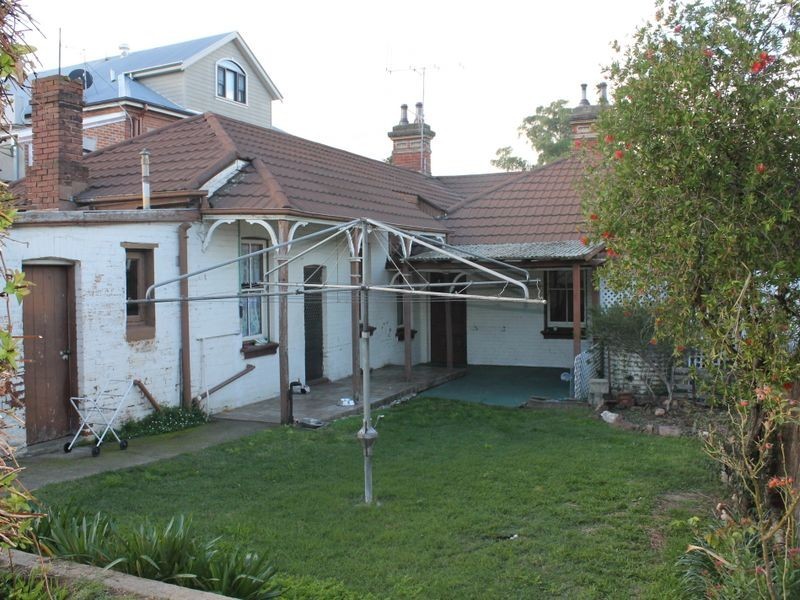 84 Russell Street, Bathurst NSW 2795