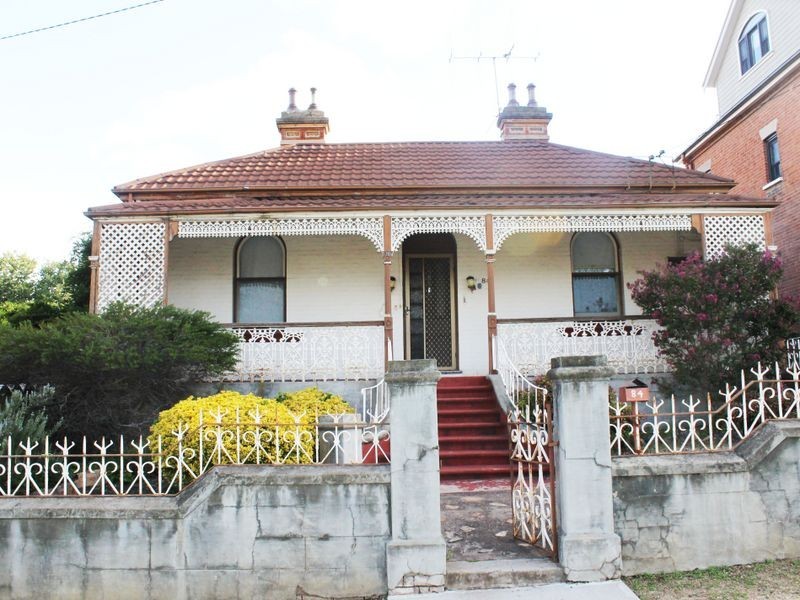 84 Russell Street, Bathurst NSW 2795