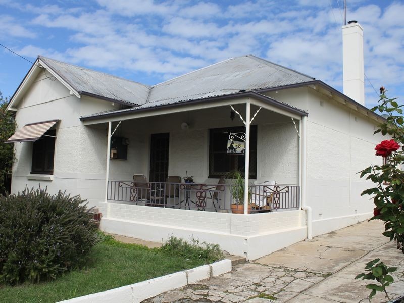 38 Lambert Street, Bathurst NSW 2795