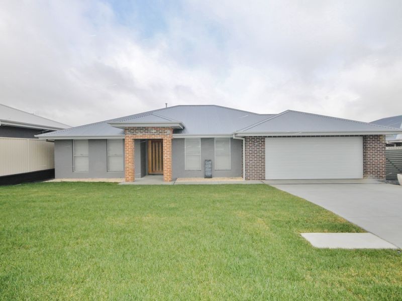 10 Keane Drive, Kelso NSW 2795