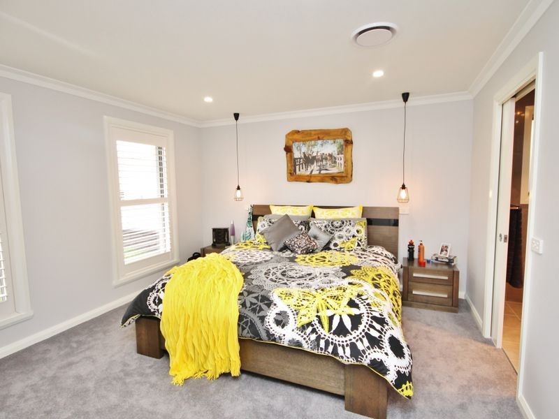 10 Keane Drive, Kelso NSW 2795