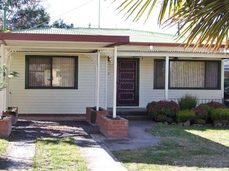 215 Rocket Street, Bathurst NSW 2795