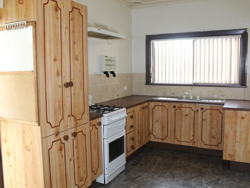 215 Rocket Street, Bathurst NSW 2795