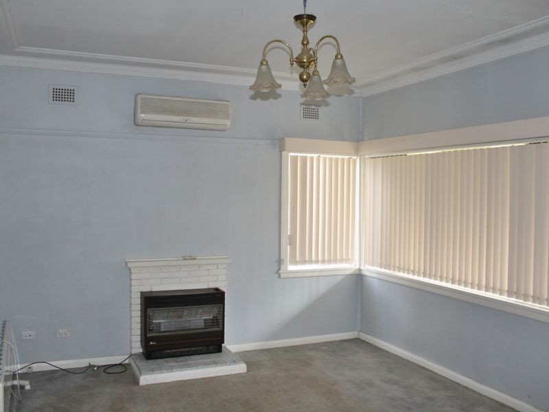 215 Rocket Street, Bathurst NSW 2795