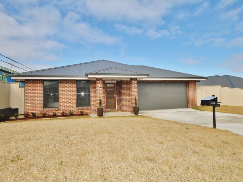 18 Keane Drive, Kelso NSW 2795