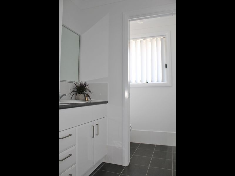 4 Gibsone Drive, Bathurst NSW 2795