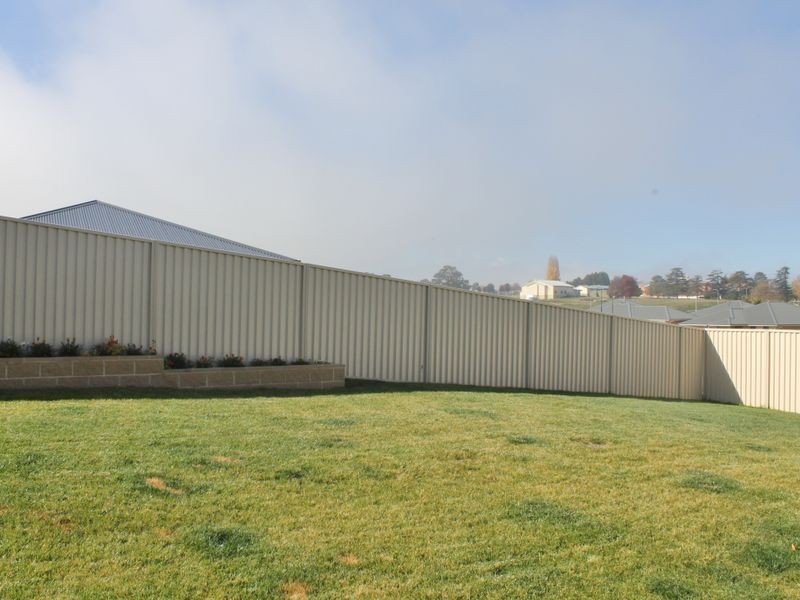 4 Gibsone Drive, Bathurst NSW 2795