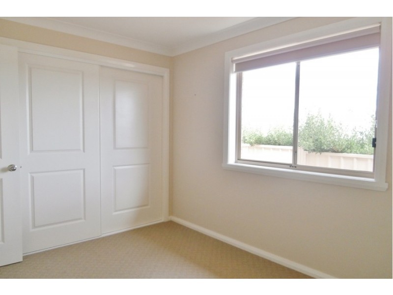 2 She Oak Close, Bathurst NSW 2795