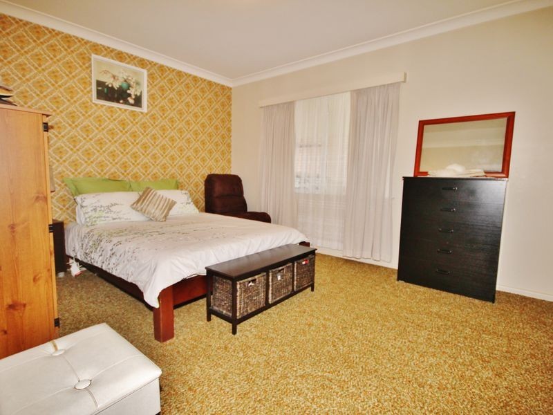 4 Miriyan Drive, Kelso NSW 2795