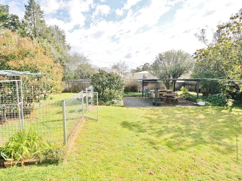 4 Miriyan Drive, Kelso NSW 2795