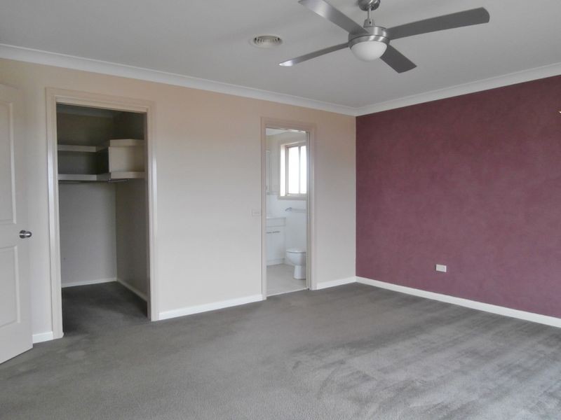 11 Joubert Drive, Bathurst NSW 2795
