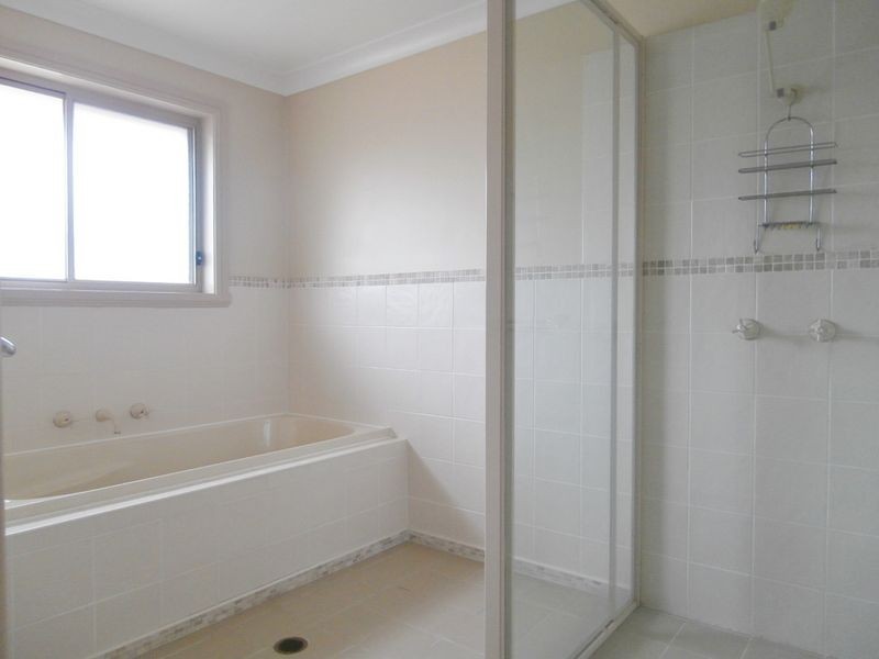 11 Joubert Drive, Bathurst NSW 2795