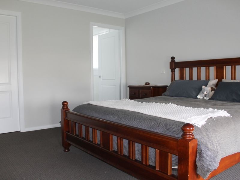 4 Gibsone Drive, Kelso NSW 2795