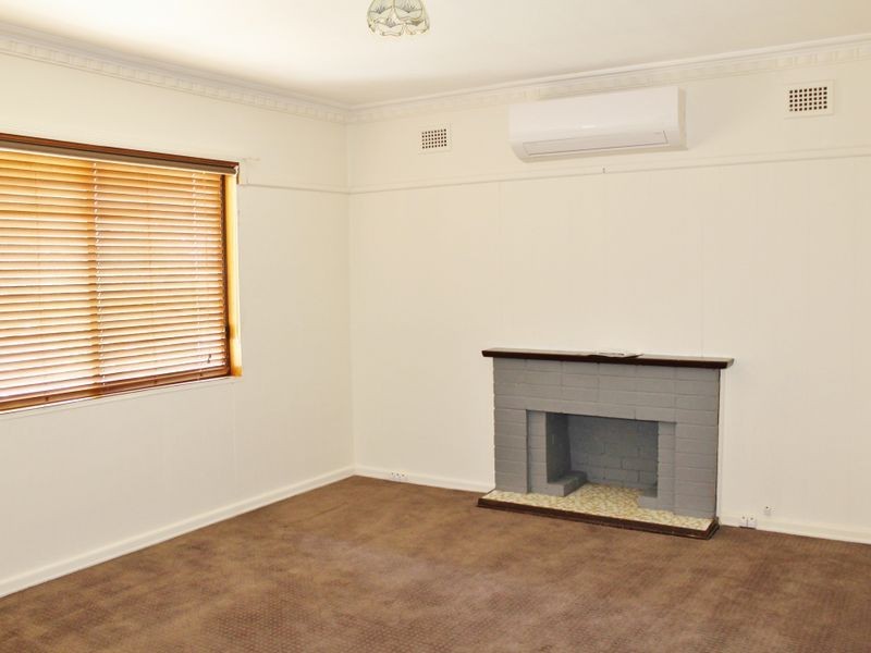 32 Esrom Street, West Bathurst NSW 2795