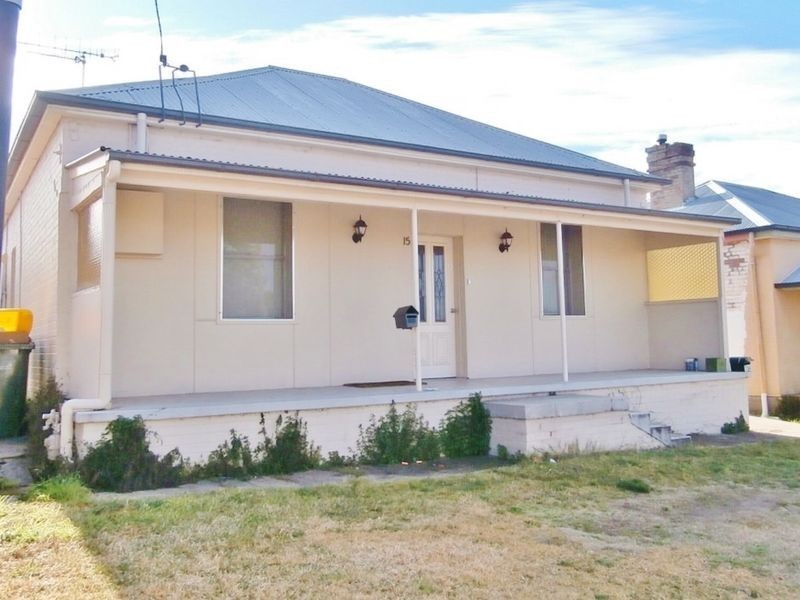 15 Hamilton Street, Bathurst NSW 2795