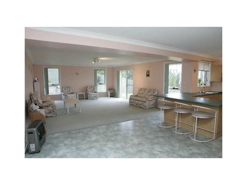 37 Henry Parkes Drive, Kiama Downs NSW 2533