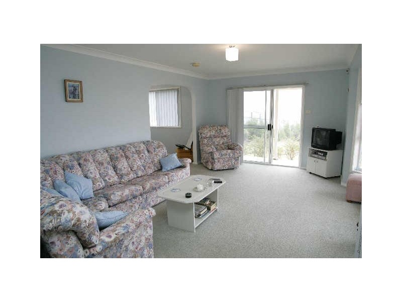 37 Henry Parkes Drive, Kiama Downs NSW 2533