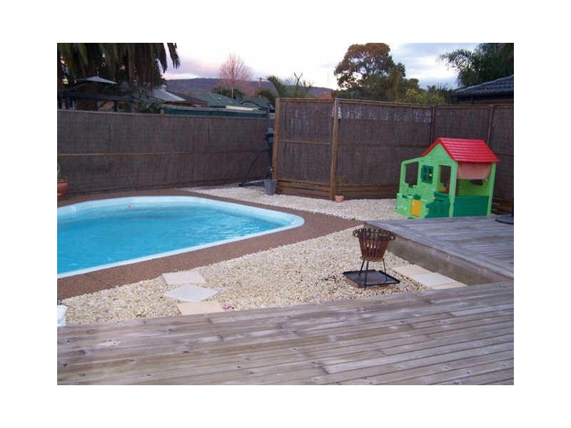 24 Waratah Avenue, Albion Park Rail NSW 2527