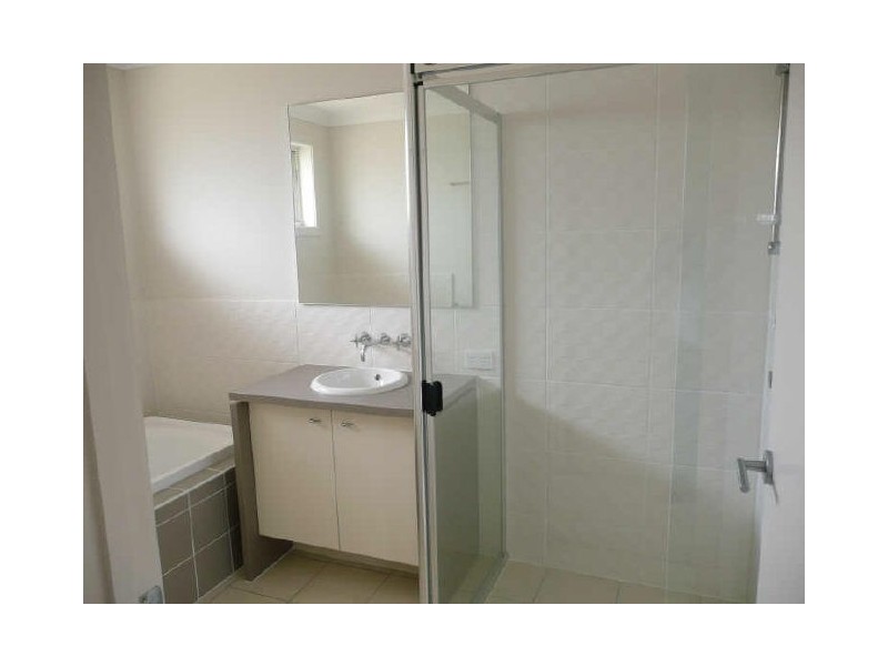 8 Somerset Drive, Carseldine QLD 4034