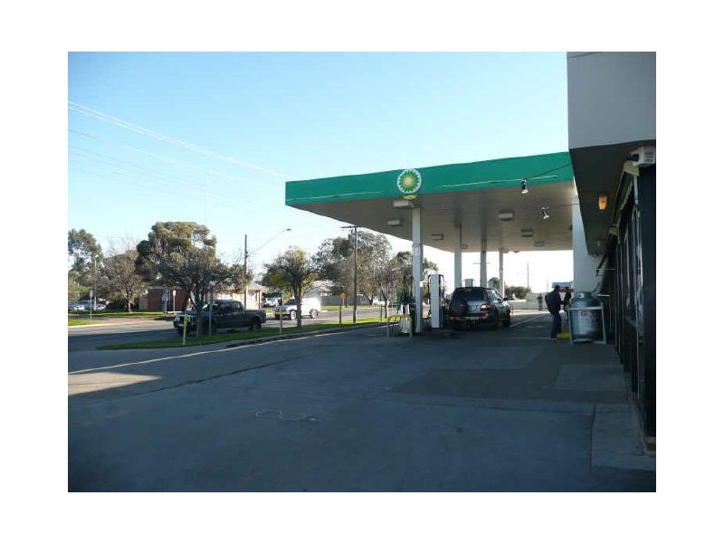 Cnr Main Avenue and Commercial Street, Merbein VIC 3505