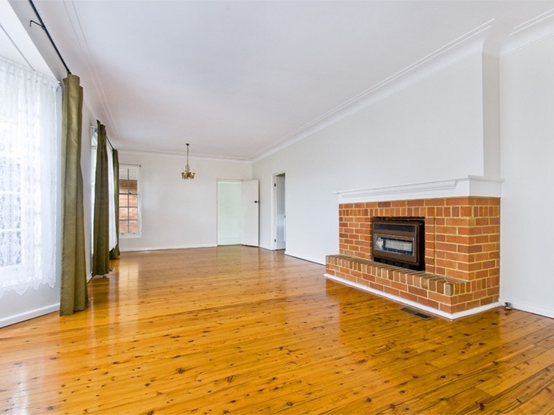 4 Lowther Park Avenue, Warrawee NSW 2074