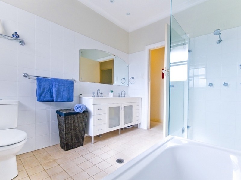 2 Kokoda Avenue, Wahroonga NSW 2076