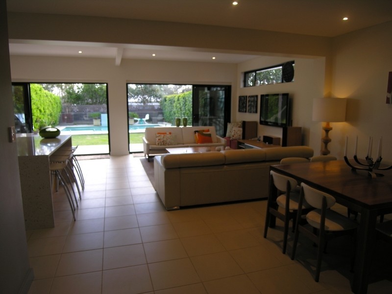 12 Robertson Road, North Curl Curl NSW 2099