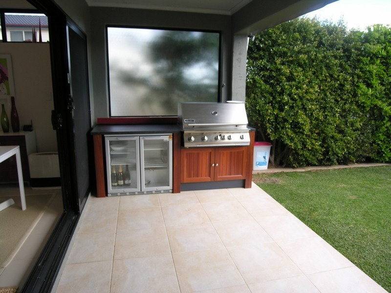 12 Robertson Road, North Curl Curl NSW 2099