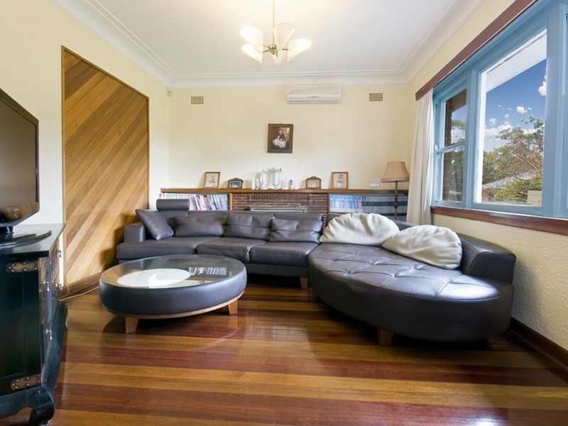 9 Warrimoo Avenue, St Ives NSW 2075