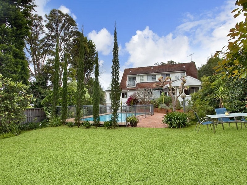 8 Larbert Avenue, Wahroonga NSW 2076