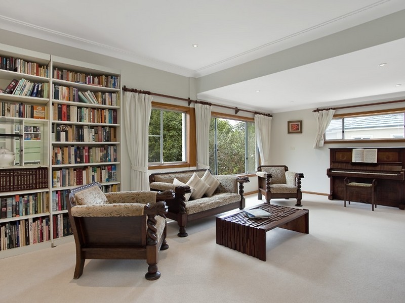 8 Larbert Avenue, Wahroonga NSW 2076