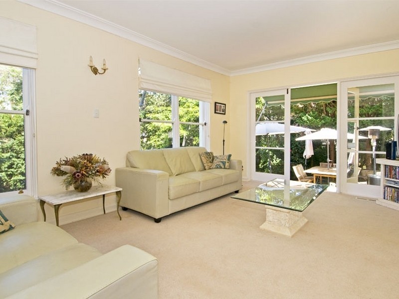 8 Harrington Avenue, Warrawee NSW 2074