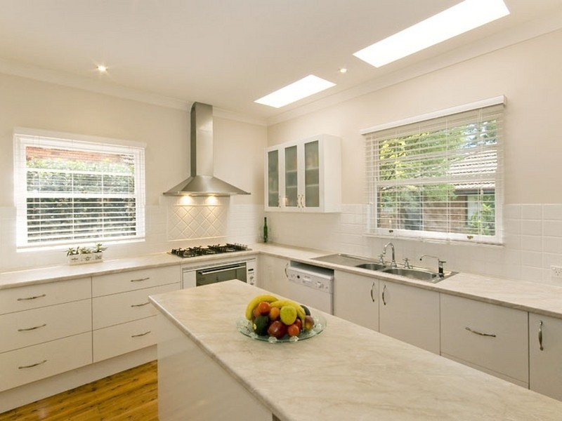 18 Laurence Avenue, Turramurra NSW 2074