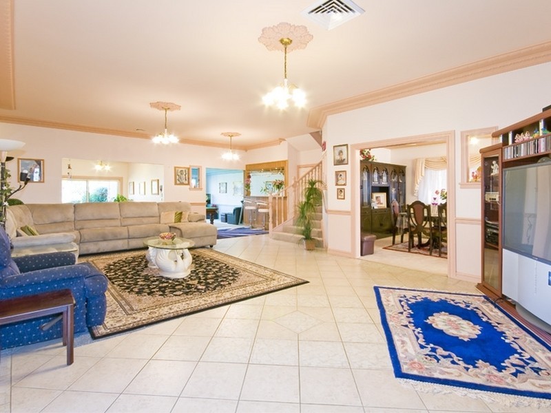 16 Boden Place, Castle Hill NSW 2154