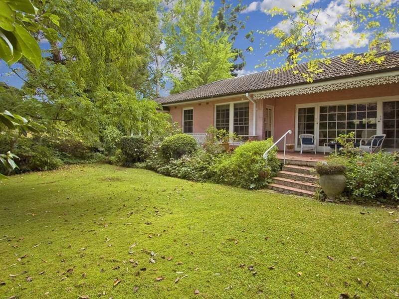 4 Warrawee Avenue, Warrawee NSW 2074