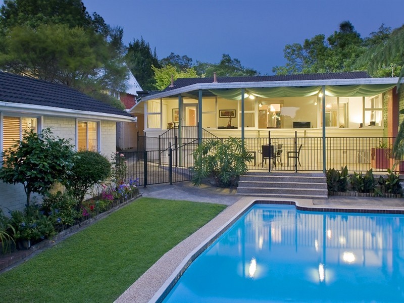 11 Canberra Avenue, Turramurra NSW 2074