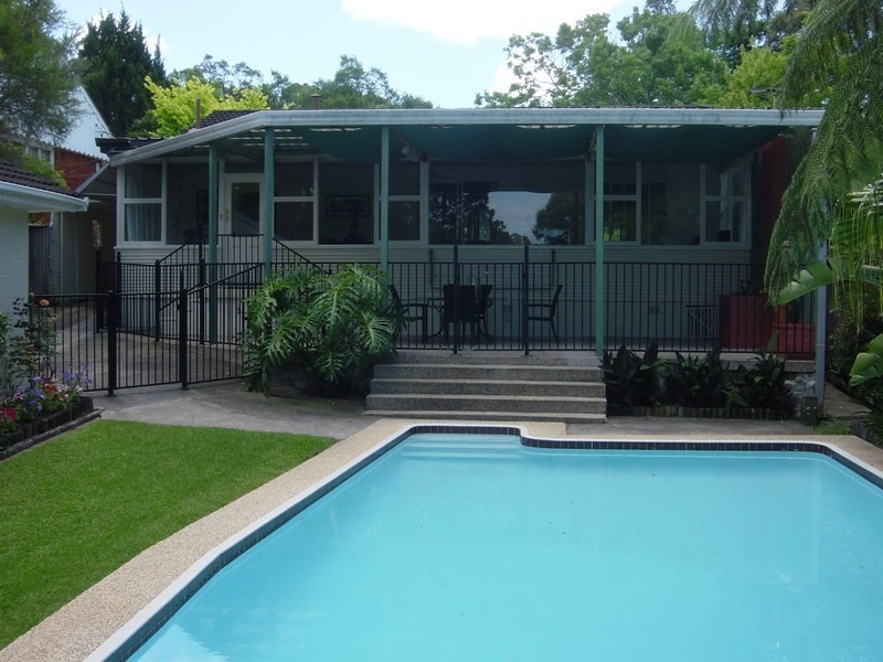 11 Canberra Avenue, Turramurra NSW 2074