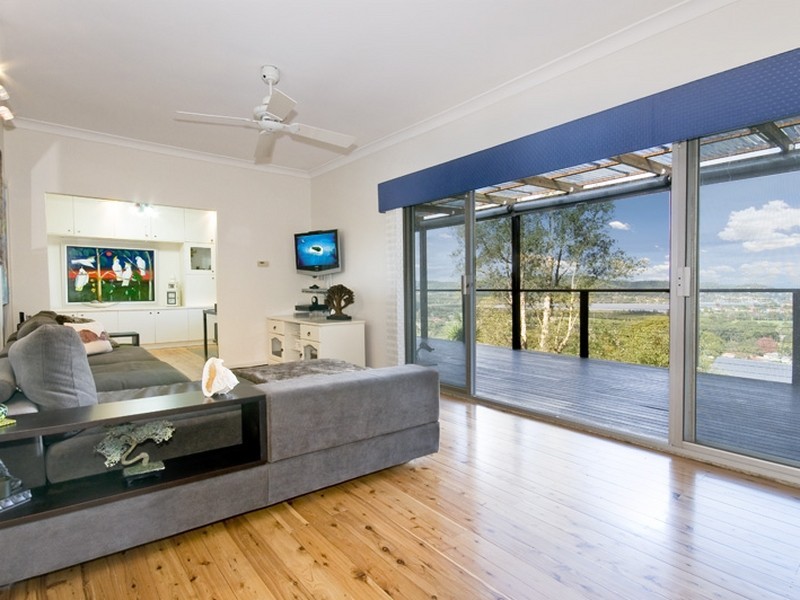 12 Rubie Crescent, East Gosford NSW 2250