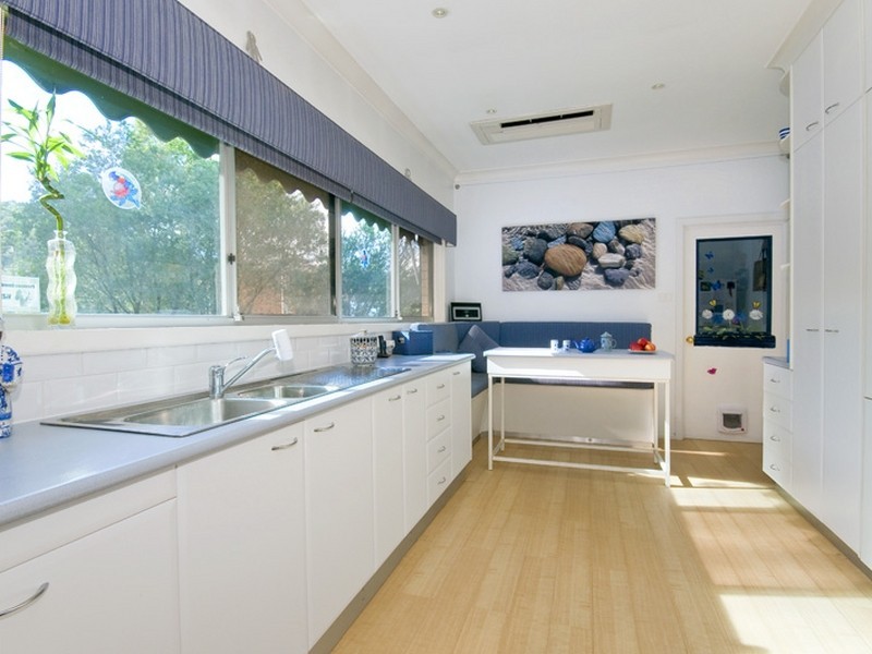 12 Rubie Crescent, East Gosford NSW 2250
