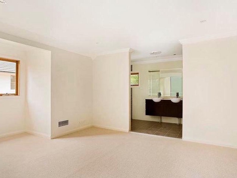 19a Fairlawn Avenue, Turramurra NSW 2074