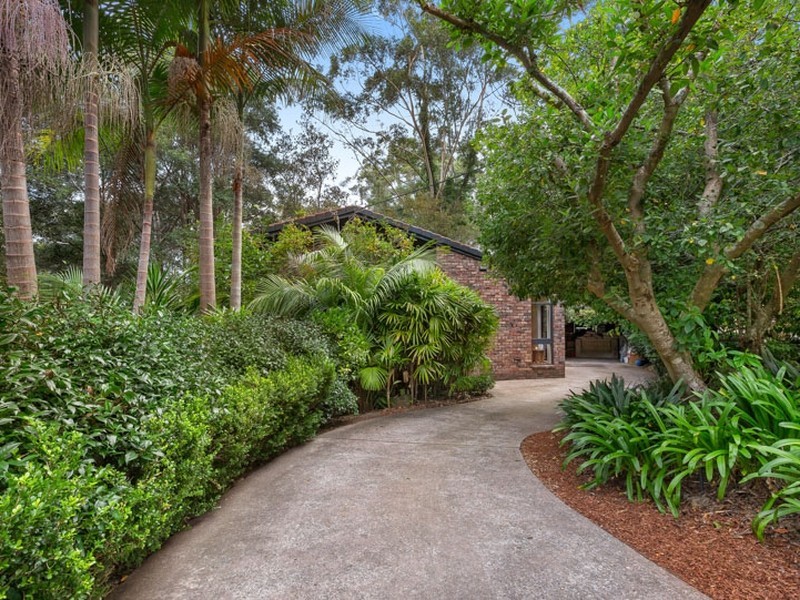 12 Dennis Avenue, Wahroonga NSW 2076