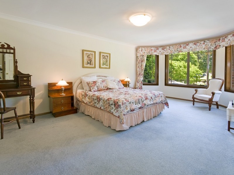 1 Bettowynd Road, Pymble NSW 2073