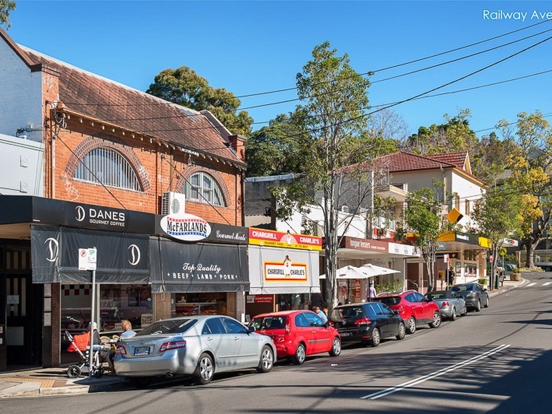 1/2 Redleaf Avenue, Wahroonga NSW 2076