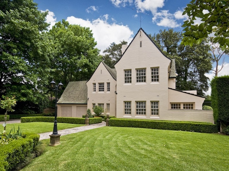 10 Wahroonga Avenue, Wahroonga NSW 2076