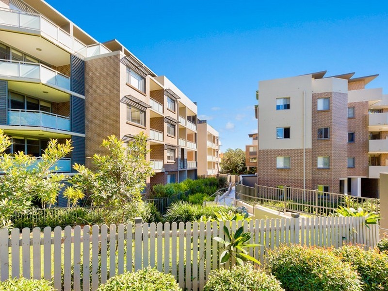 8/2 Warrangi Street, Turramurra NSW 2074
