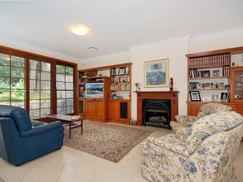 6 Chilton Parade, Warrawee NSW 2074