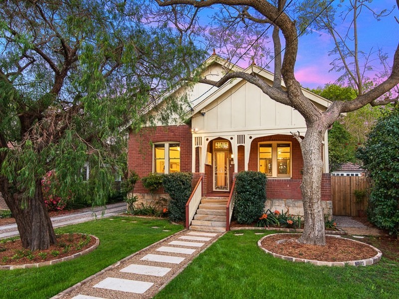 18 Balmoral Street, Waitara NSW 2077