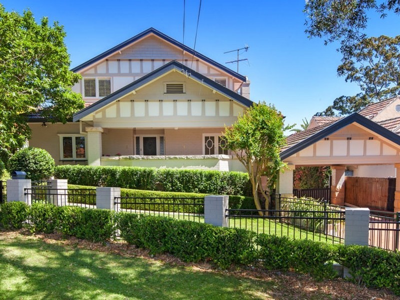 8 Selwyn Street, Pymble NSW 2073